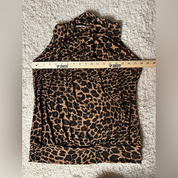 Women’s Size Medium Leopard Print Sleeveless Top NWOT - Picture 8 of 8